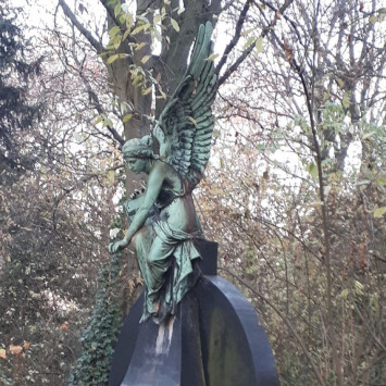 Eine Engelsfigur auf dem Ostfriedhof (Bild: privat)