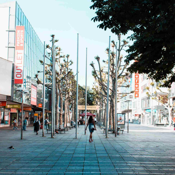 Fußgängerzone einer Einkaufsstraße